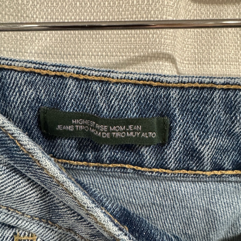 Wild Fable Highest Rise Mom Jeans Medium Wash Distressed Knee Size 2 Womens - Picture 2 of 5